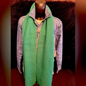 AE77 American Eagle NWT Women’s Cashmere Scarf.   Size OS I336